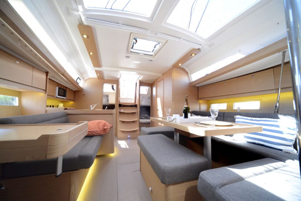 yatch 999