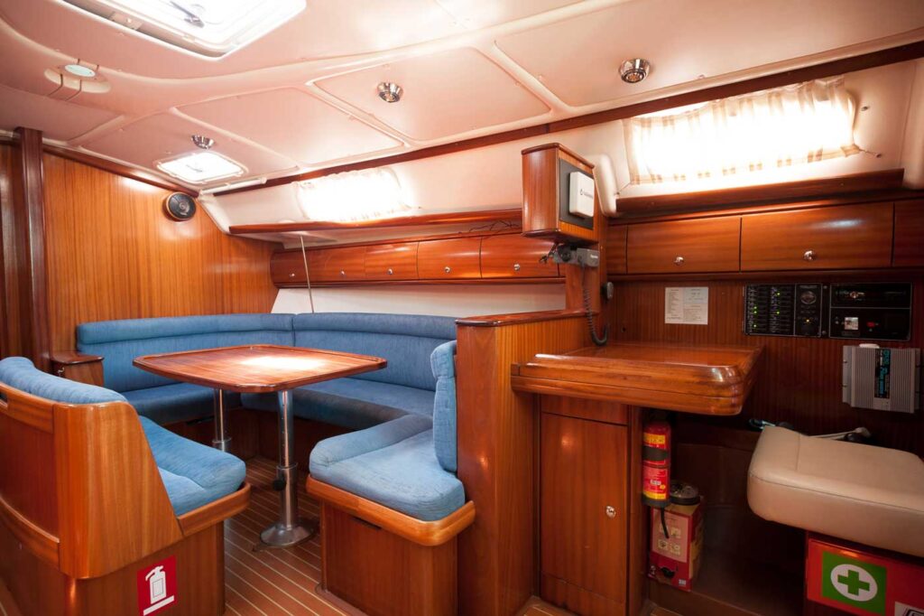 Bavaria 38 4
